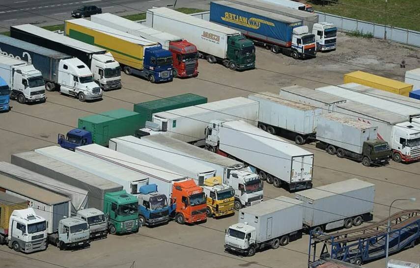 Парковка для грузовых автомобилей: решение проблемы стоянок для большегрузного транспорта