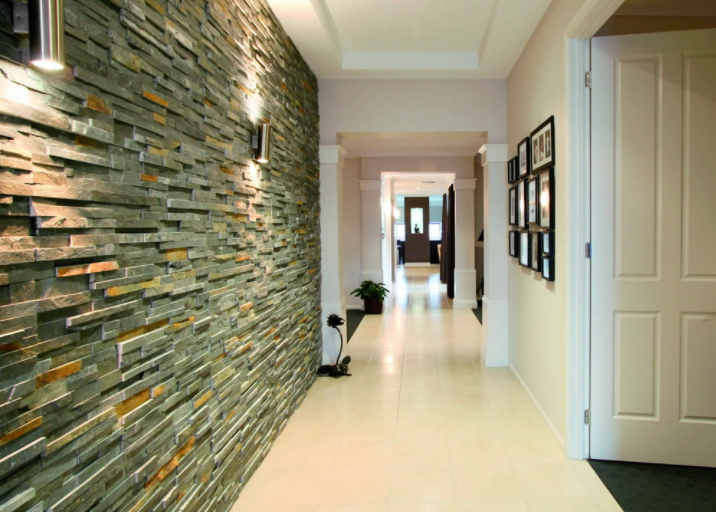 Облицовываем прихожую декоративным камнем